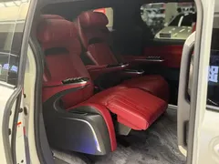 2023 Toyota Granvia 2.5L Hybrid Luxury, белый — фото 11