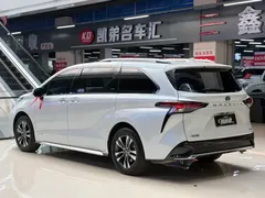 2023 Toyota Granvia 2.5L Hybrid Luxury, белый — фото 17