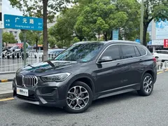 2021 BMW X1 Leading, зелёный — фото 1