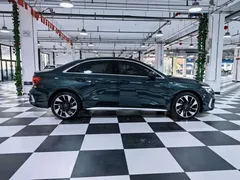 2023 Audi A3L Limousine 35 TFSI Fashion Sport, зелёный — фото 7