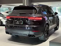 2021 Porsche Cayenne E-Hybrid 2.0T PHEV, чёрный — фото 6