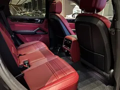 2021 Porsche Cayenne E-Hybrid 2.0T PHEV, чёрный — фото 16