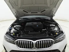 2023 BMW 3 Series 320Li M Sport Package, белый — фото 4