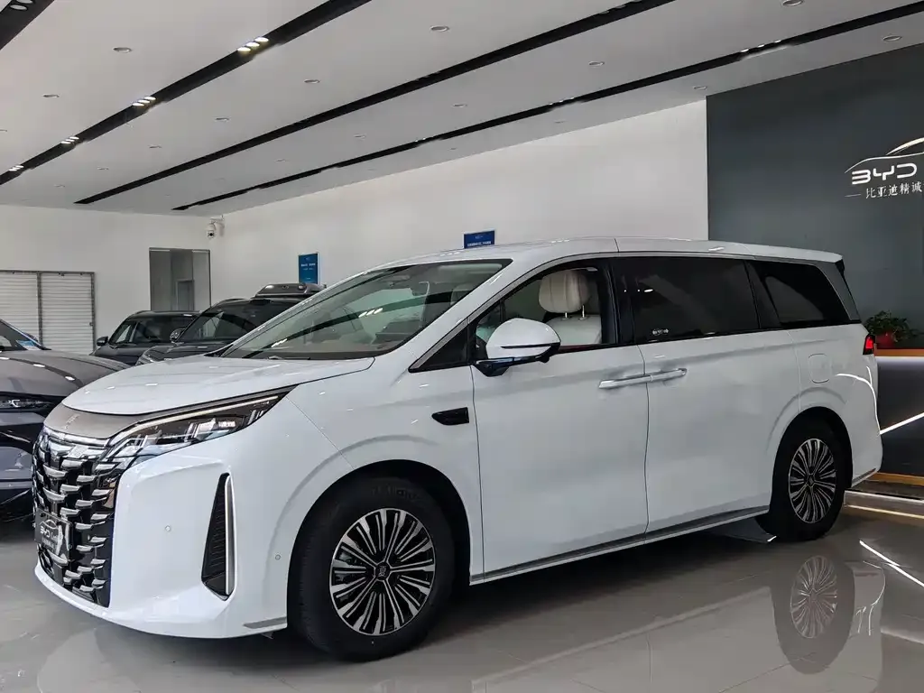 2025 BYD Xia DM-i PHEV 1.5T 180km