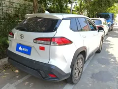 2022 Toyota Frontlander 2.0L CVT Elite, белый — фото 3