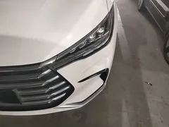 2022 BYD Song Max DM-i PHEV 105km Flagship, белый — фото 24