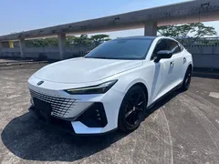 2023 Changan UNI-V 1.5T Premium, белый — фото 1