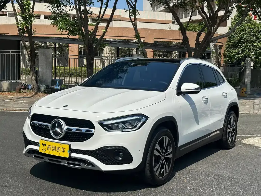 2023 Mercedes-Benz GLA 220