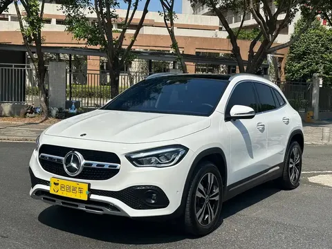 2023 Mercedes-Benz GLA 220