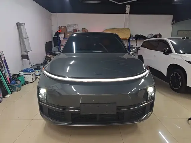 2023 Li Auto L8 Air