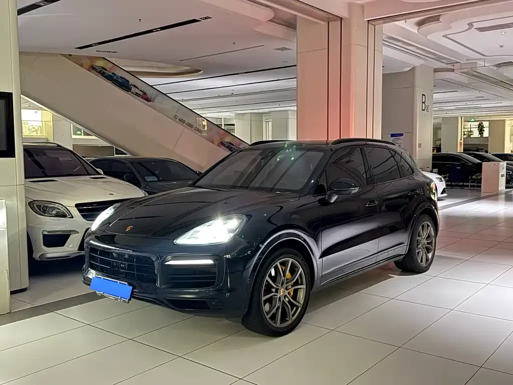 2023 Porsche Cayenne S 2.9T Platinum