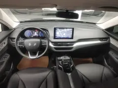 2023 Hongqi E-QM5 EV 620km PLUS, чёрный — фото 10