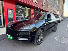 2021 Porsche Cayenne E-Hybrid 2.0T PHEV, чёрный — фото 1