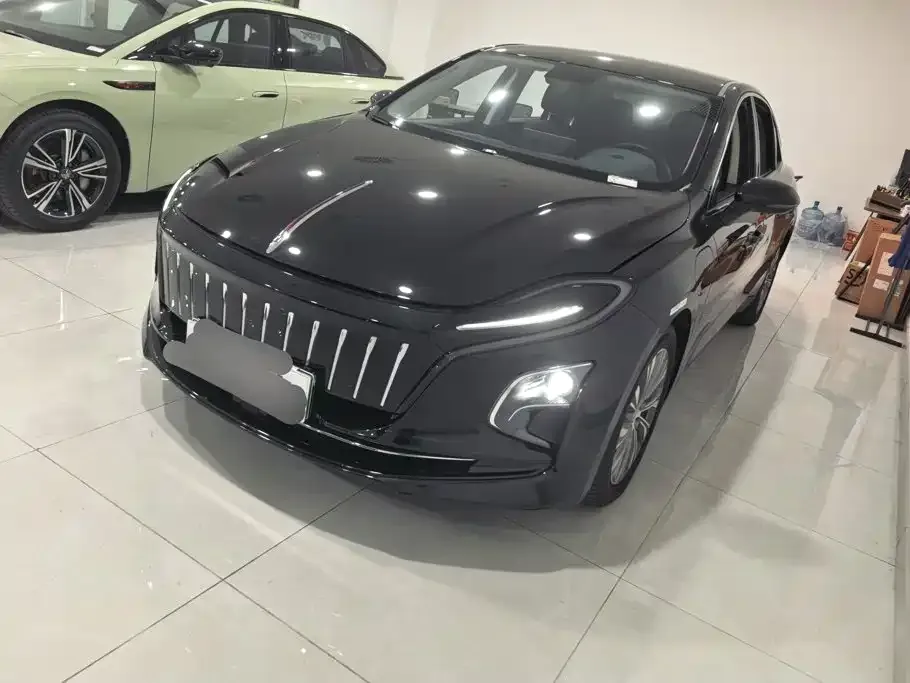 2024 Hongqi E-QM5 EV 610km Plus