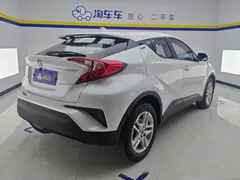 2021 Toyota C-HR 2.0L Comfort, белый — фото 3
