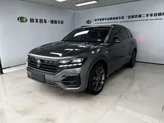 2022 Volkswagen Touareg 3.0TSI Black Sport Package — фото 1