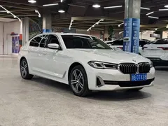 2022 BMW 5 Series 530Li Leading Luxury Package, белый — фото 2