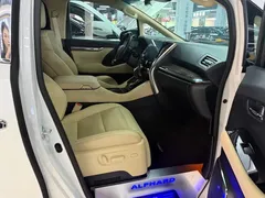 2021 Toyota Alphard Hybrid 2.5L Premium, белый — фото 3
