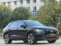 2021 Audi Q8 55 TFSI Luxury Dynamic, чёрный — фото 3