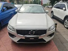 2022 Volvo S60 B4 Luxury, белый — фото 3