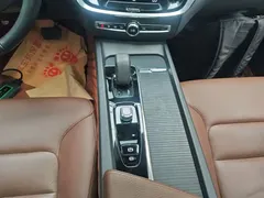 2022 Volvo S60 B4 Luxury, белый — фото 14