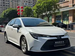 2021 Toyota Levin Hybrid 1.8H E-CVT, белый — фото 3