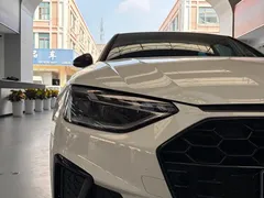 2022 Audi A4L 40 TFSI Luxury Sport, белый — фото 18
