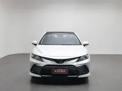2021 Toyota Camry 2.5G Luxury, белый — фото 3