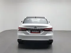 2021 Toyota Camry 2.5G Luxury, белый — фото 4