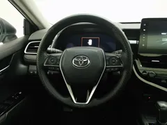 2021 Toyota Camry 2.5G Luxury, белый — фото 11