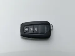 2021 Toyota Camry 2.5G Luxury, белый — фото 19