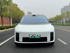 2025 Li Auto i8 Standard, белый — фото 3