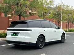 2025 Li Auto i8 Standard, белый — фото 9