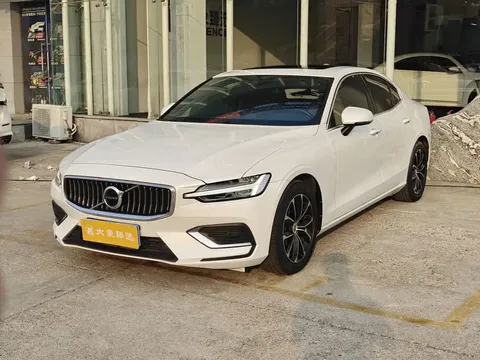 2021 Volvo S60 T4 Luxury