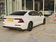 2021 Volvo S60 T4 Luxury, белый — фото 12