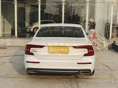 2021 Volvo S60 T4 Luxury, белый — фото 13