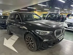 2021 BMW X5 M Sport Package, чёрный — фото 2
