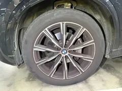 2021 BMW X5 M Sport Package, чёрный — фото 12