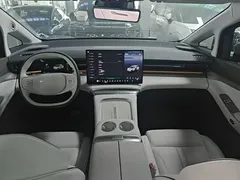 2025 Xpeng X9 EV 702 4WD High Performance Max — фото 10