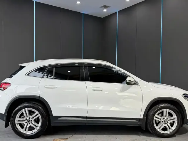 2023 Mercedes-Benz GLA 200