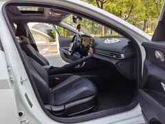 2022 Hyundai Elantra 1.5L CVT LUX Premium, белый — фото 6