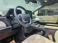 2021 Toyota Sienna 2.5L Hybrid Luxury, чёрный — фото 4