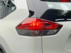 2021 Nissan X-Trail 2.0L CVT 2WD XL Premium Commemorative, белый — фото 11