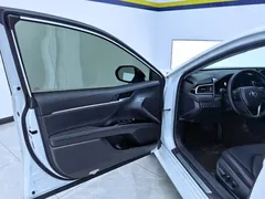 2021 Toyota Camry 2.5G Luxury, белый — фото 7