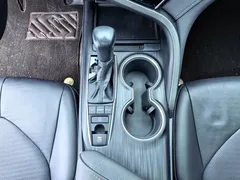 2021 Toyota Camry 2.5G Luxury, белый — фото 16