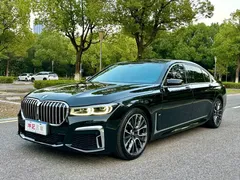 2021 BMW 7 Series 740Li Leading M Sport Package, чёрный — фото 1