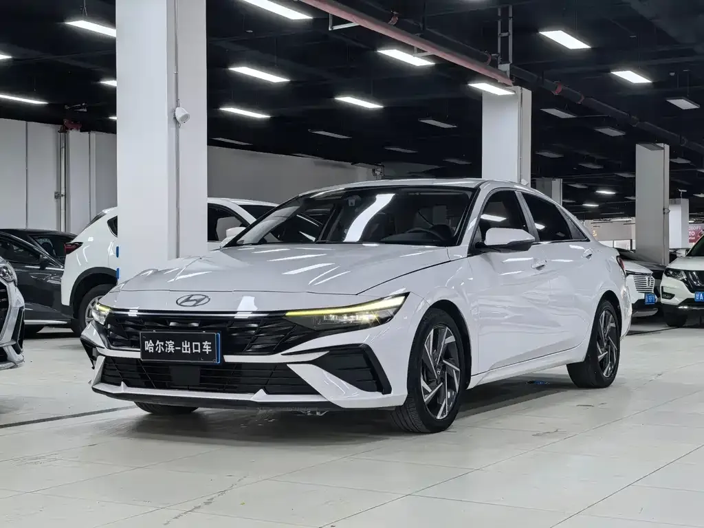 2023 Hyundai Elantra 1.5L CVT LUX Premium
