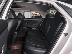 2023 Hyundai Elantra 1.5L CVT LUX Premium, белый — фото 9