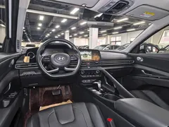 2023 Hyundai Elantra 1.5L CVT LUX Premium, белый — фото 14