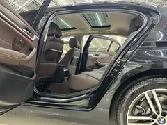2021 BMW 5 Series 530Li Leading Luxury Package, чёрный — фото 10